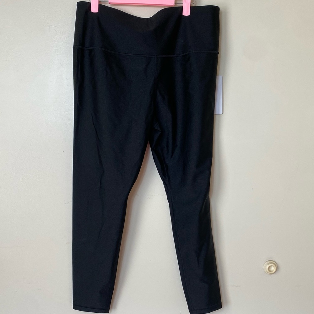 Athleta Women’s Elation Sheen Tight Black Leggings. Size 1X NWT